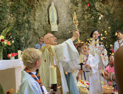 La Fête Dieu à Laghet : procession jusqu&rsquo;à la Grotte de Lourdes!